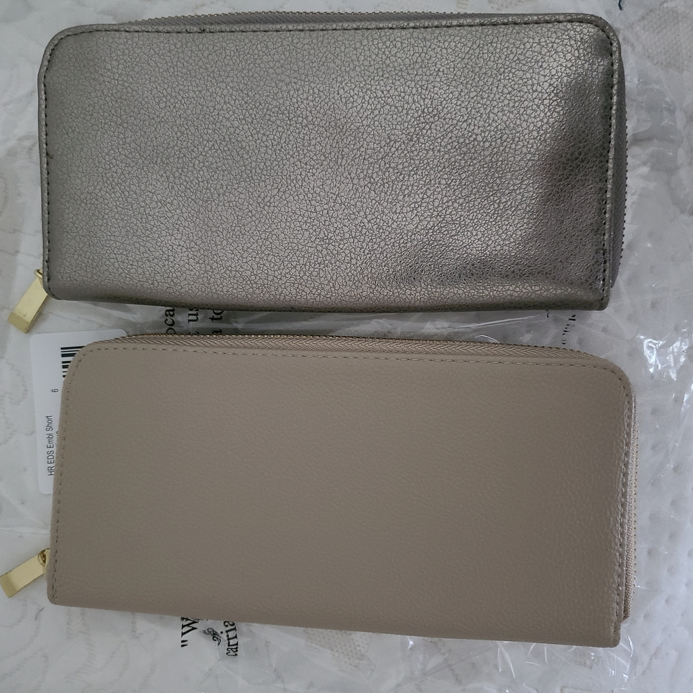 NWOT Silver and Tan Women's Wallet Set